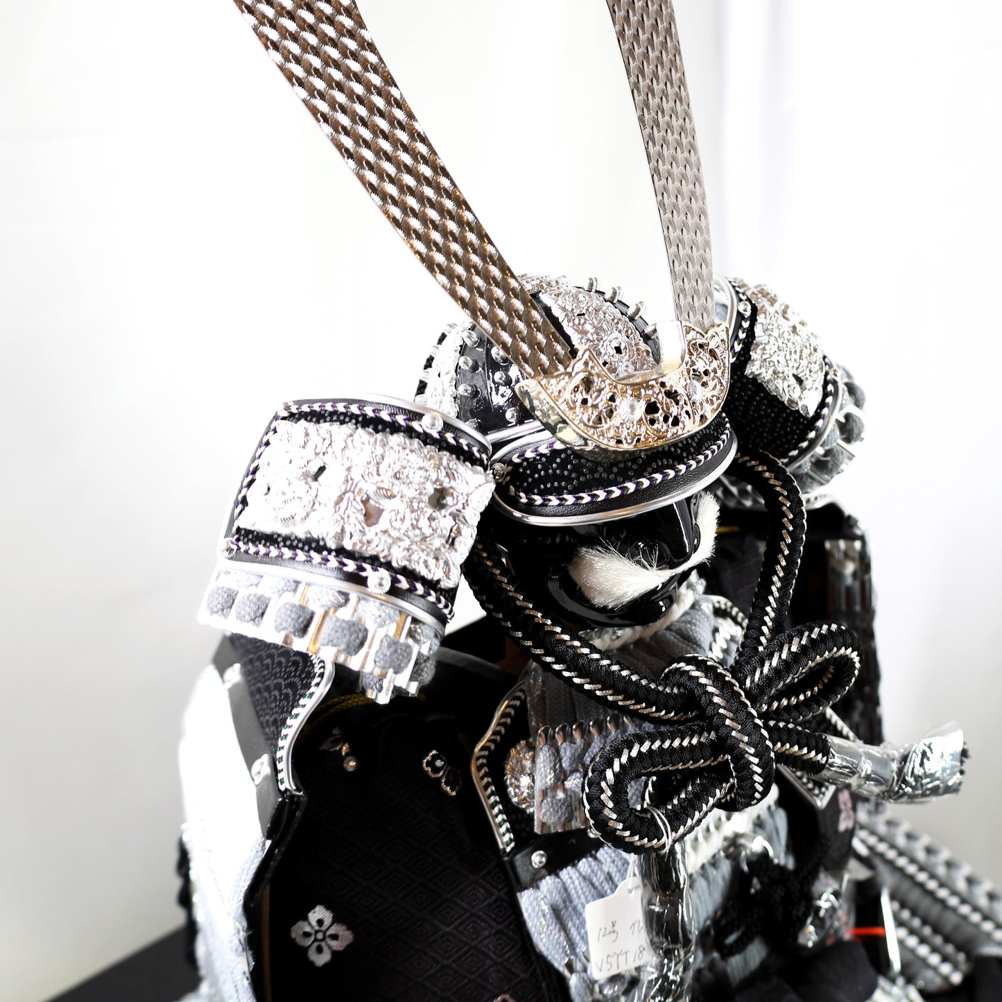 Ō-Yoroi Grand Armor by Miyachū: Silver and Black Edition
